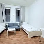 Komfortable In Zentral Mit Kompletter Ausstattung *