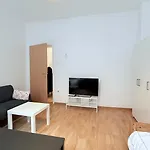 Komfortable In Zentral Mit Kompletter Ausstattung *