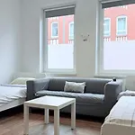 Komfortable In Zentral Mit Kompletter Ausstattung Kiel