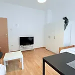 Komfortable In Zentral Mit Kompletter Ausstattung *