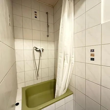 Komfortable In Zentral Mit Kompletter Ausstattung *