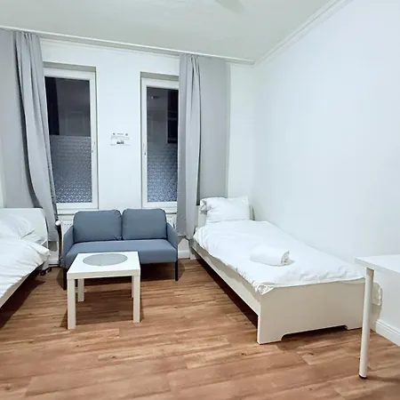 Komfortable In Zentral Mit Kompletter Ausstattung *