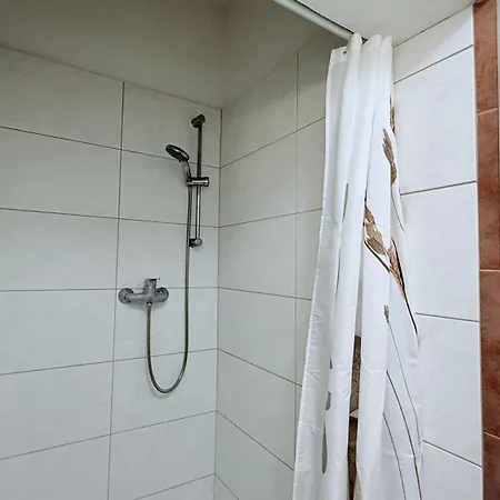 Komfortable In Zentral Mit Kompletter Ausstattung