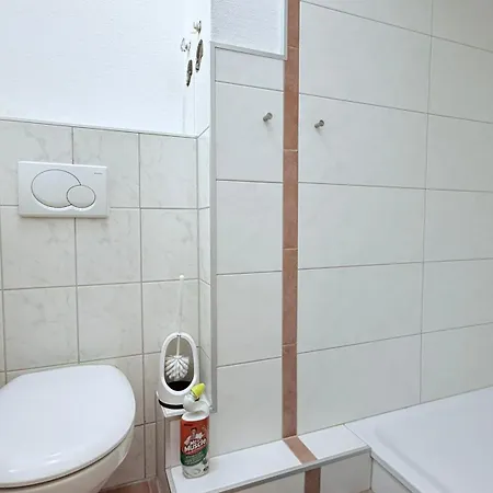 Komfortable In Zentral Mit Kompletter Ausstattung Apartamento