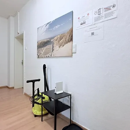 Komfortable In Zentral Mit Kompletter Ausstattung Apartment