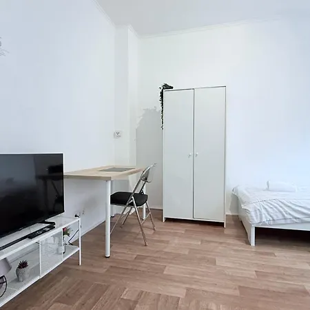 Komfortable In Zentral Mit Kompletter Ausstattung