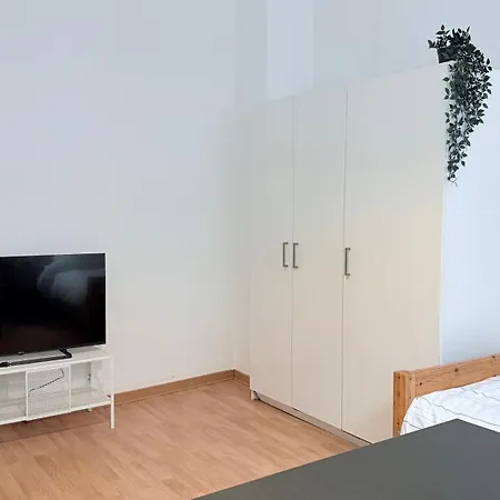 Apartment Komfortable Unterkuenfte In Zentral & Voll Ausgestattet Fuer Geschaeftsreisende *
